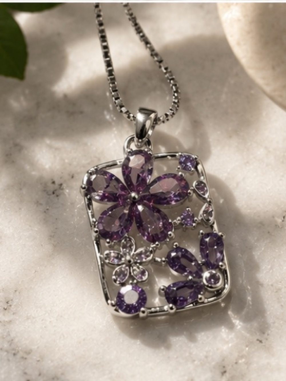 New AU750 Silver Purple Floral Pendant Necklace